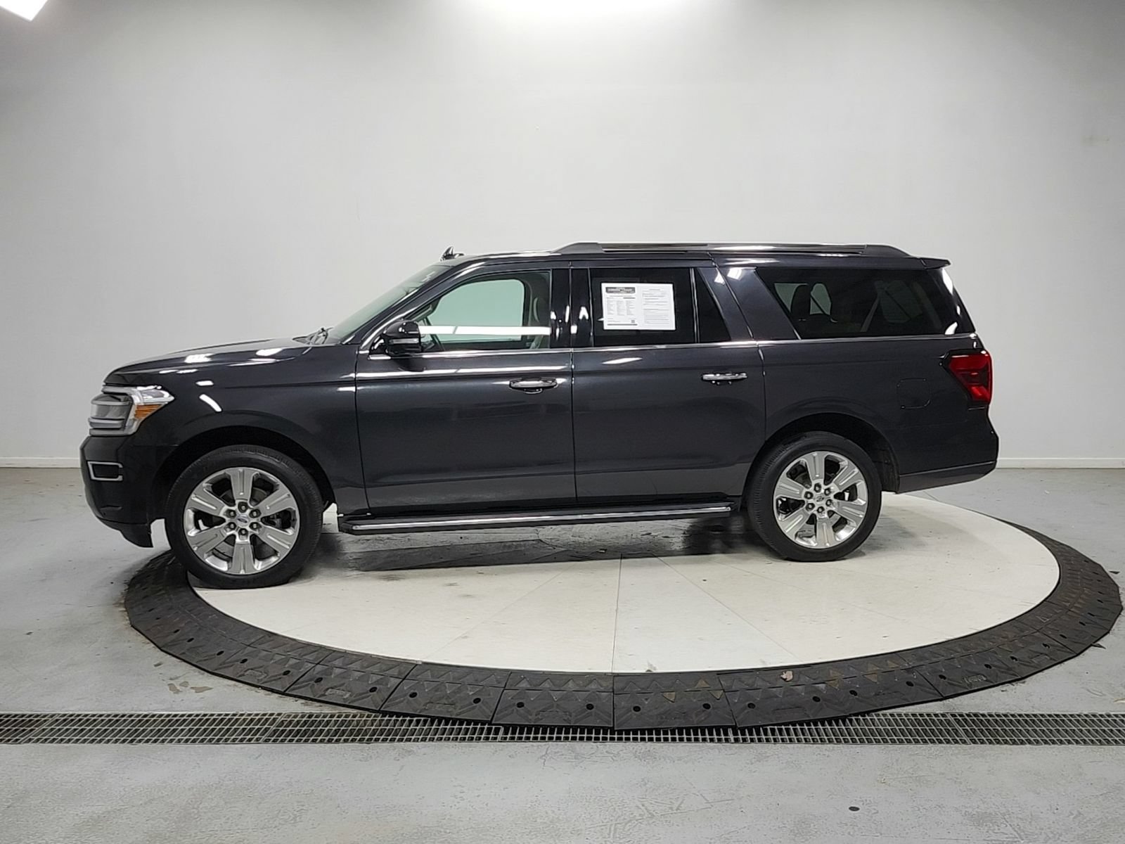 Used 2022 Ford Expedition Max Limited RWD image 5