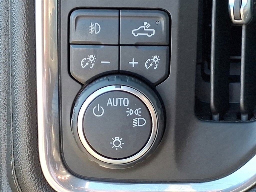 Used 2019 Chevrolet Silverado 1500 RST image 24