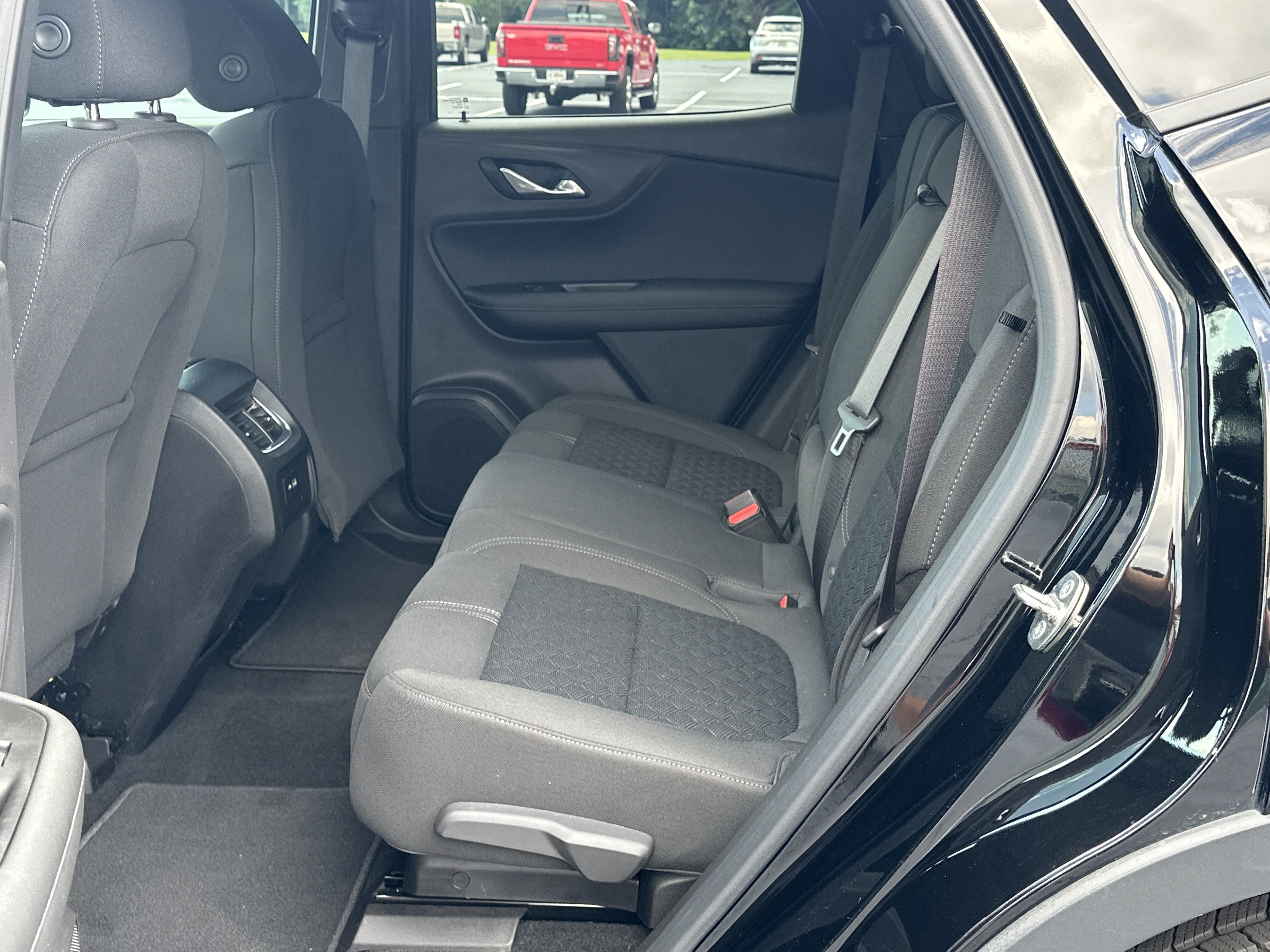 Used 2019 Chevrolet Blazer LT FWD image 15