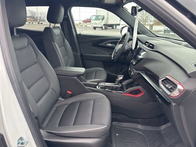 Used 2023 Chevrolet TrailBlazer RS w/ Sun and Liftgate Package image 26