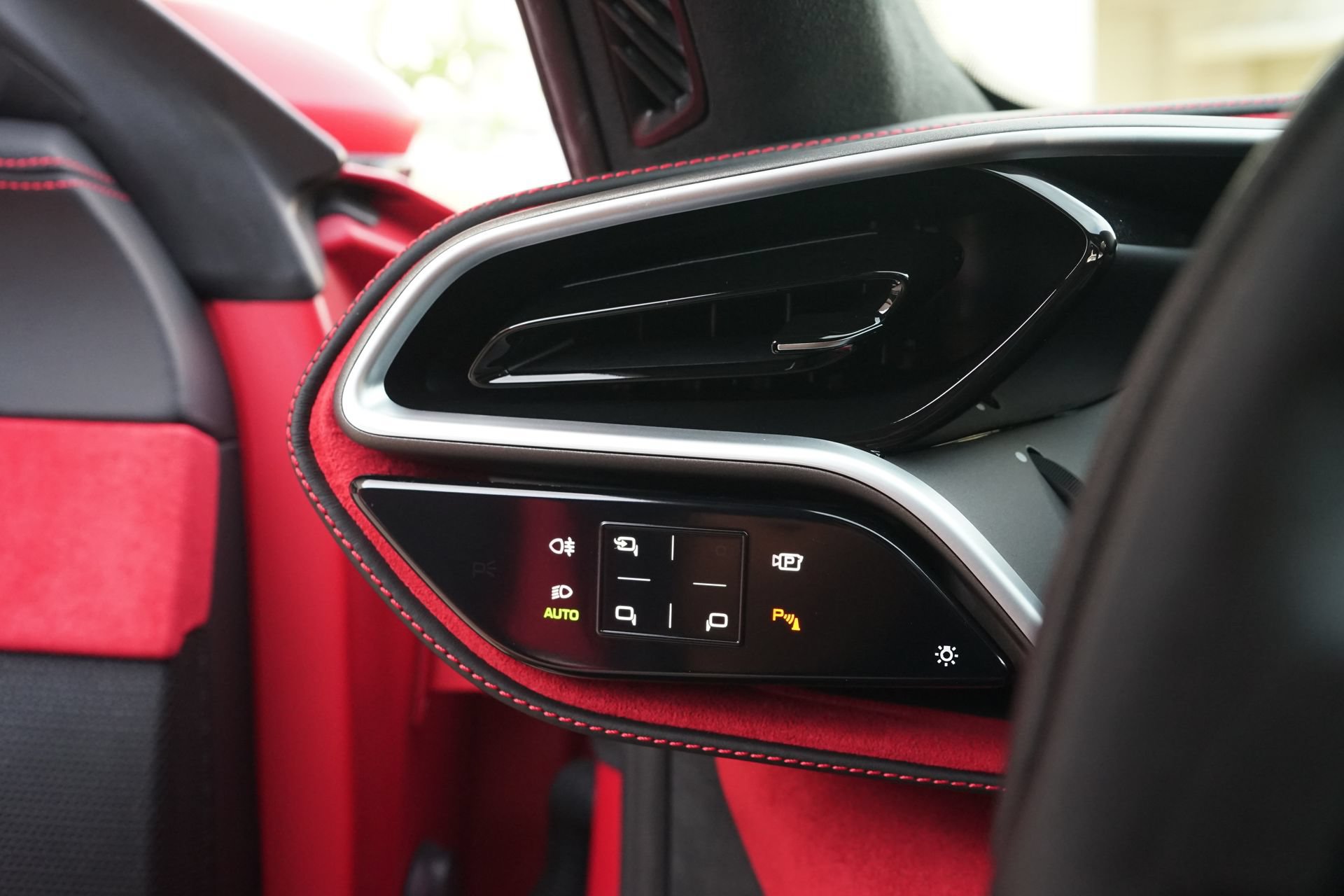 Used 2024 Ferrari 296 GTB RWD image 16