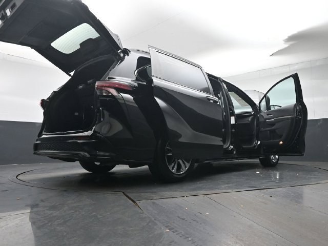Used 2023 Toyota Sienna XSE w/ XSE Plus Package AWD/4WD image 50