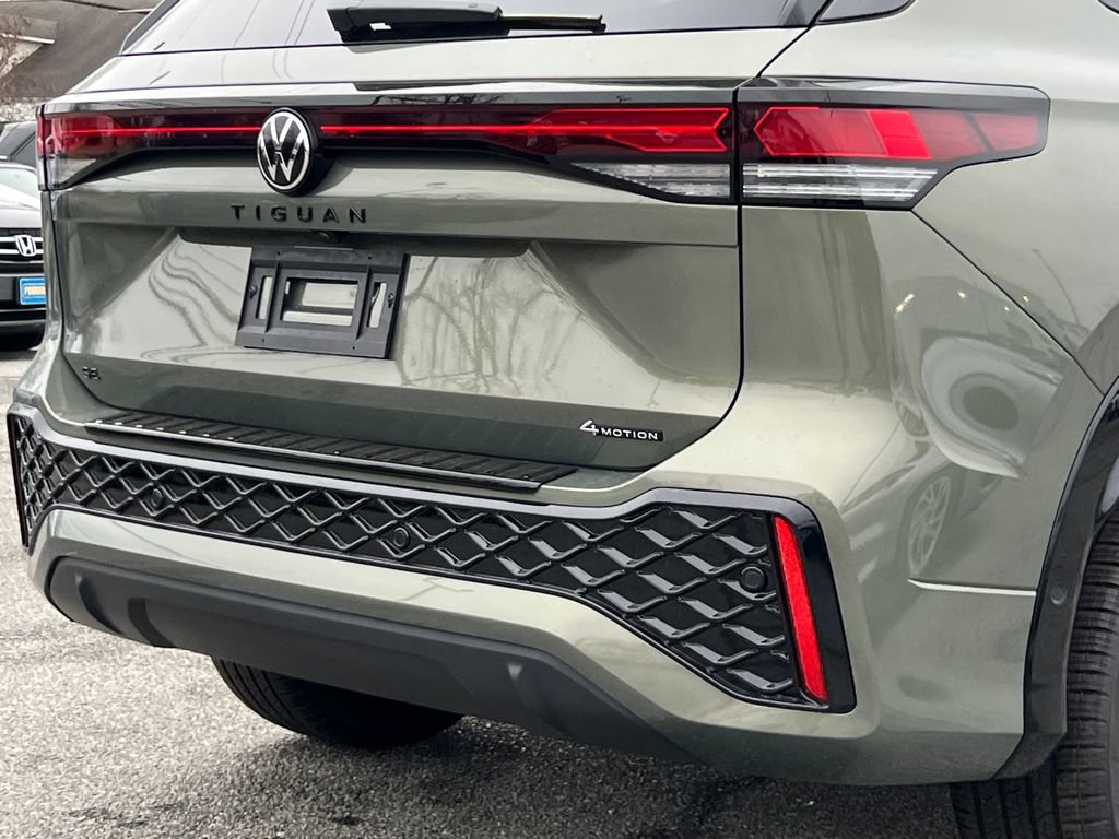 New 2026 Volkswagen Tiguan SE R-Line image 5