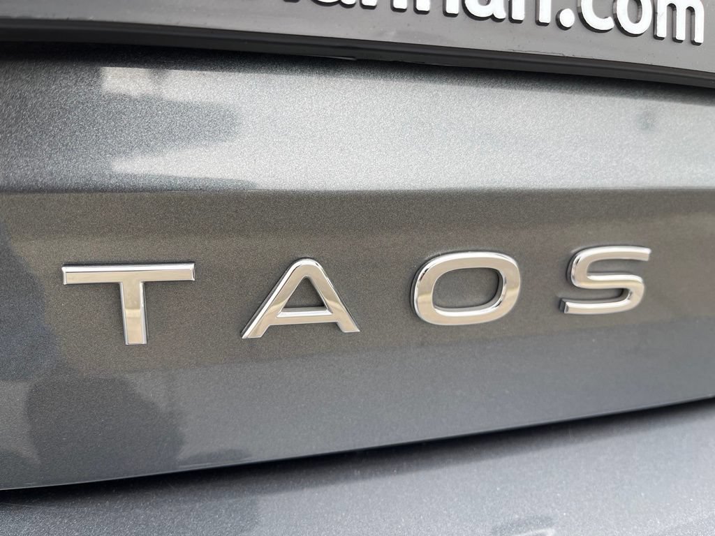 Used 2023 Volkswagen Taos SE w/ Panoramic Sunroof Package FWD image 24