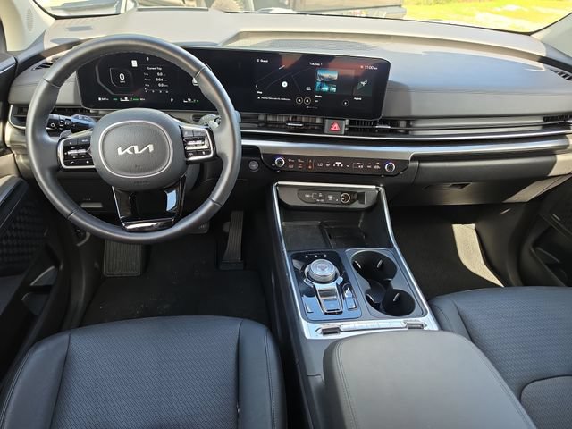 Certified 2025 Kia Carnival SX Prestige FWD image 8