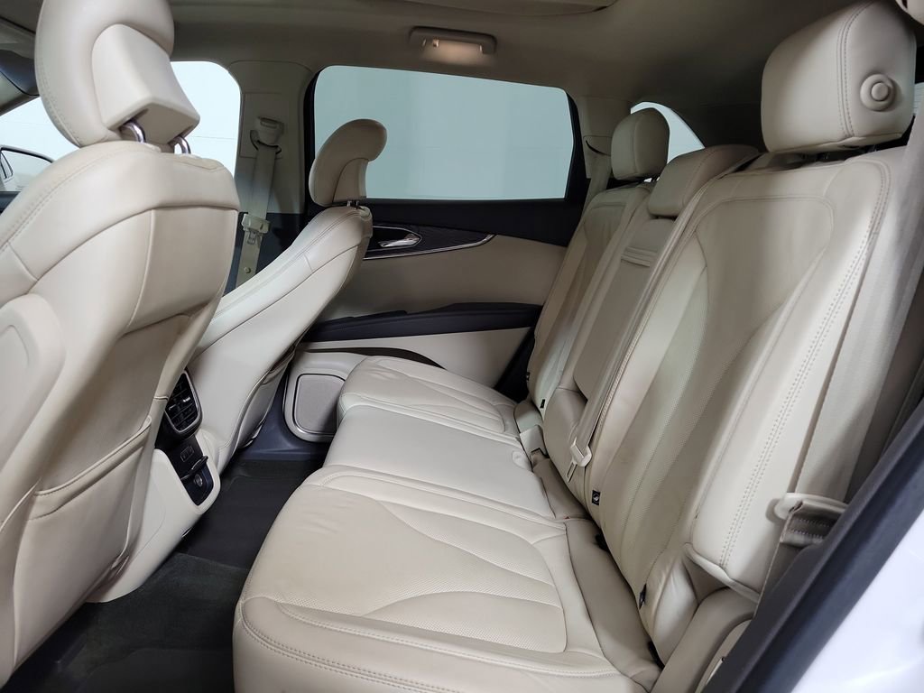 Used 2016 Lincoln MKX Reserve w/ Technology Package FWD image 23