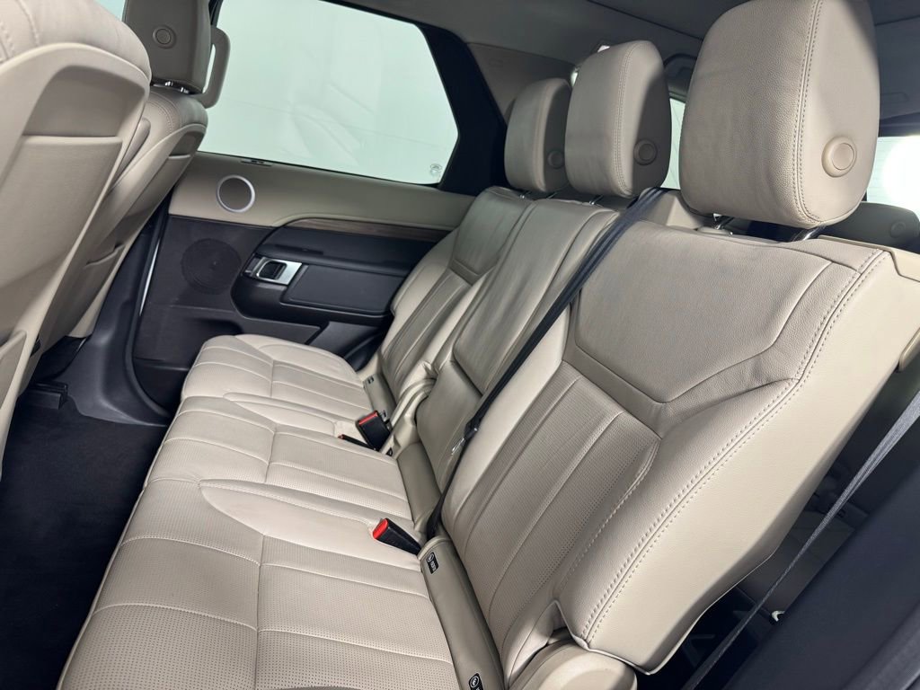 Used 2019 Land Rover Discovery SE image 26
