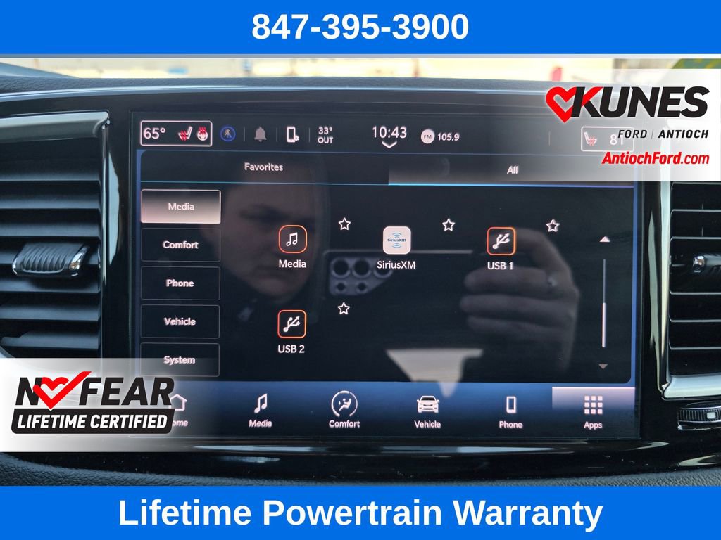 Used 2024 Chrysler Pacifica Touring-L image 53
