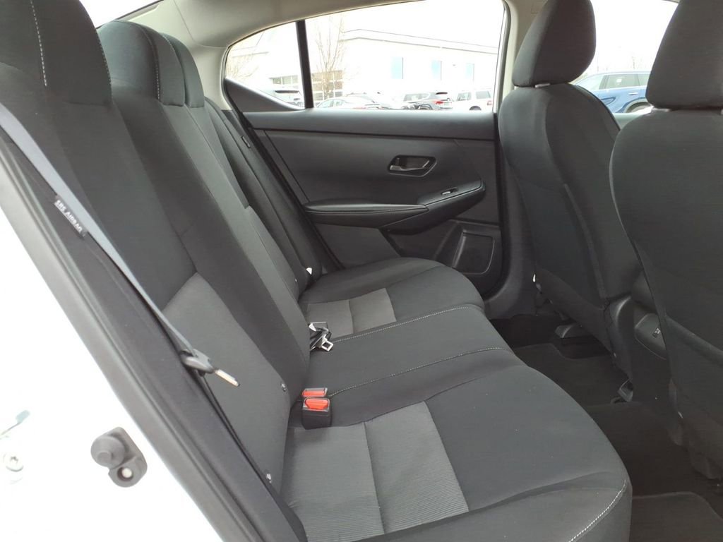 Certified 2025 Nissan Sentra SV image 6