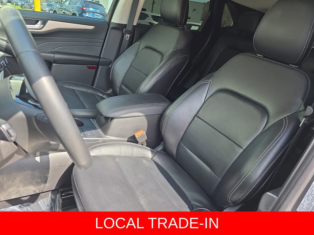 Used 2022 Ford Escape SEL w/ Technology Package image 16