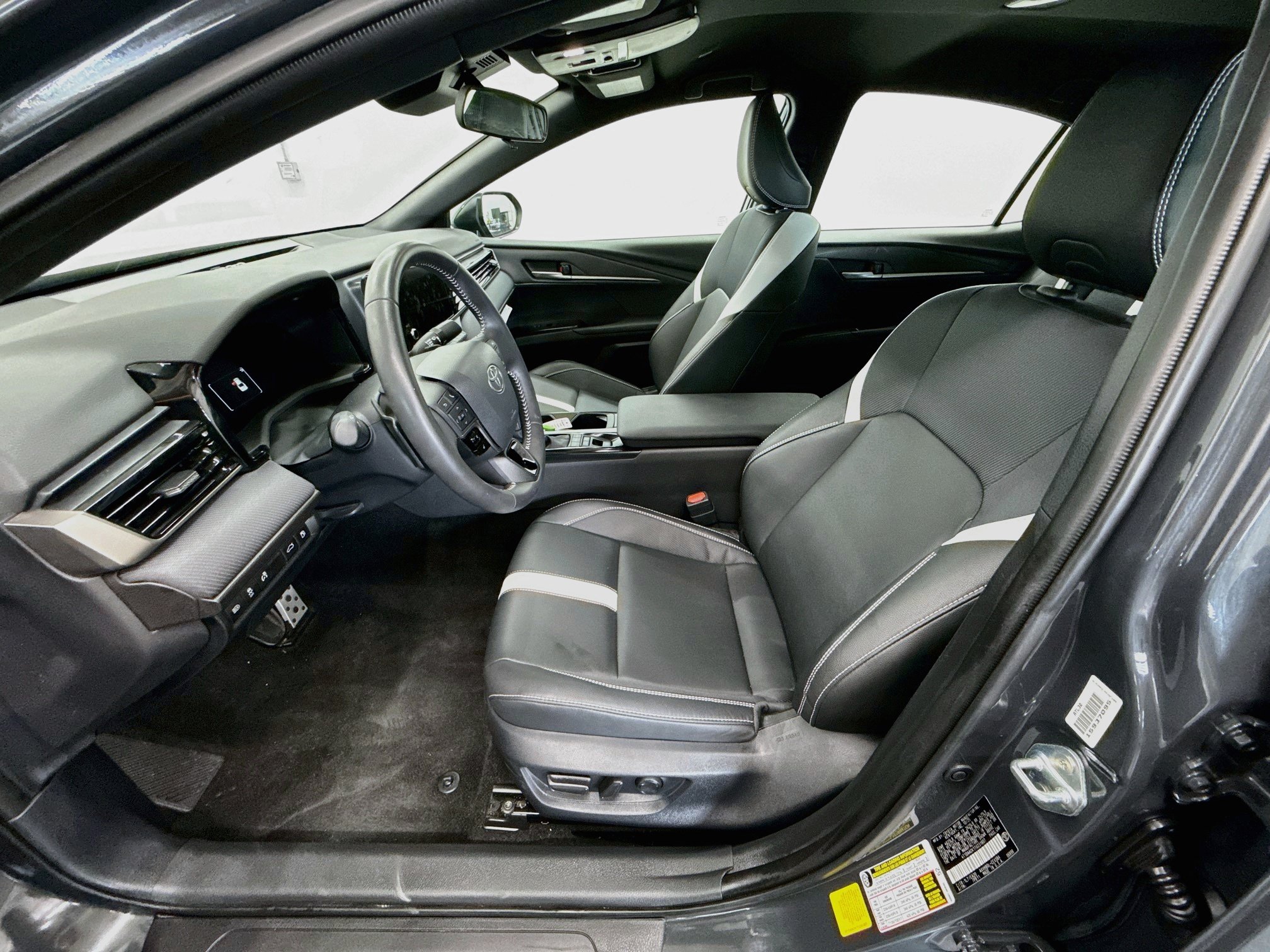 Used 2026 Toyota Camry SE FWD image 13