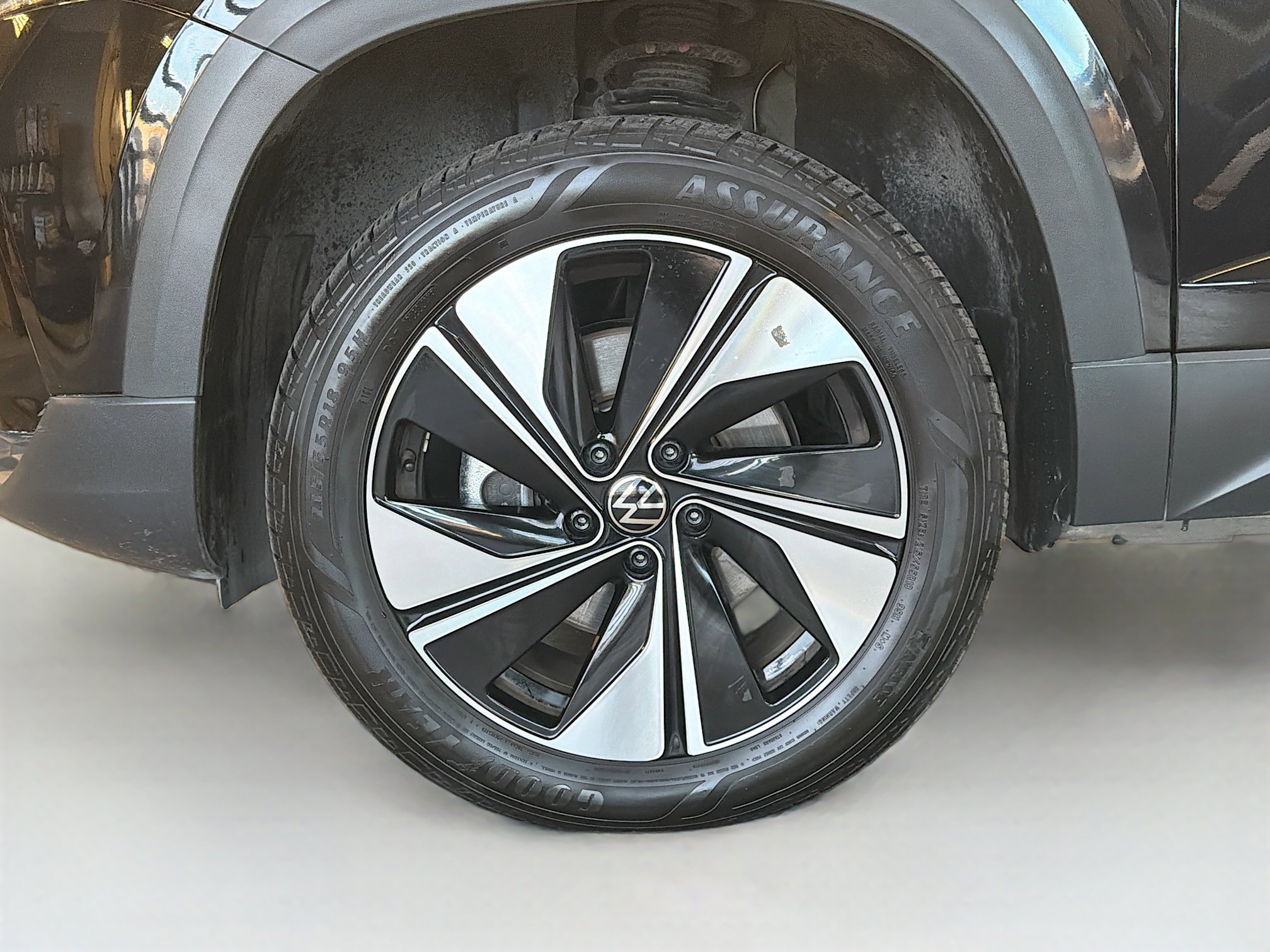 Used 2024 Volkswagen Taos SE image 11