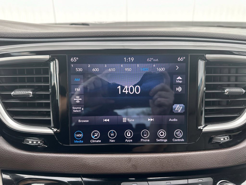 Used 2020 Chrysler Pacifica Touring-L Plus FWD image 47