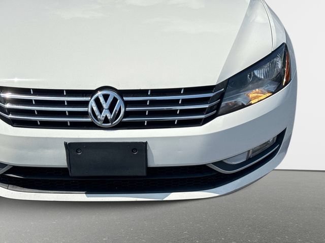 Used 2015 Volkswagen Passat 1.8T SEL Premium FWD image 9