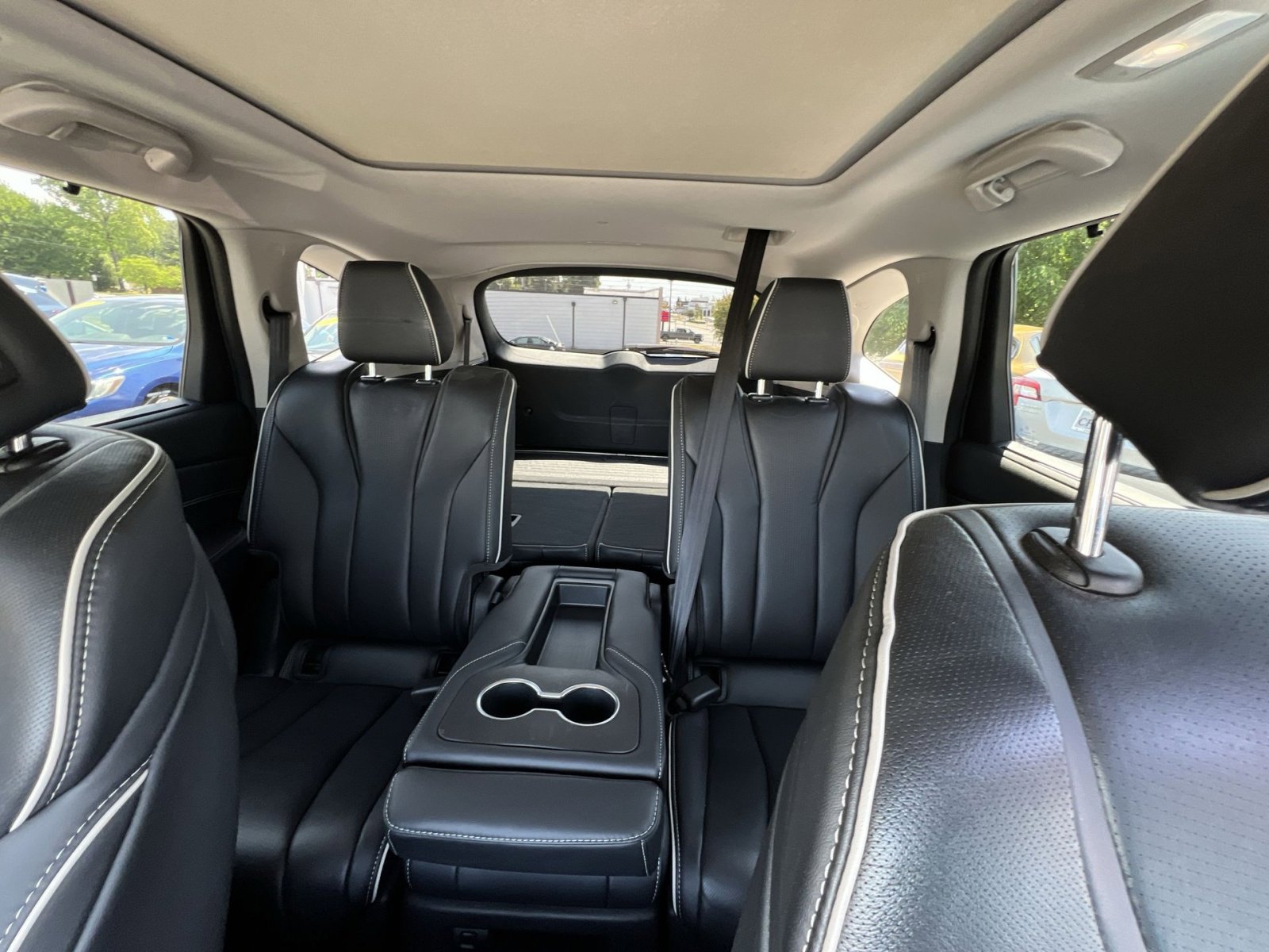 Used 2023 Acura MDX SH-AWD w/ Advance Package image 5