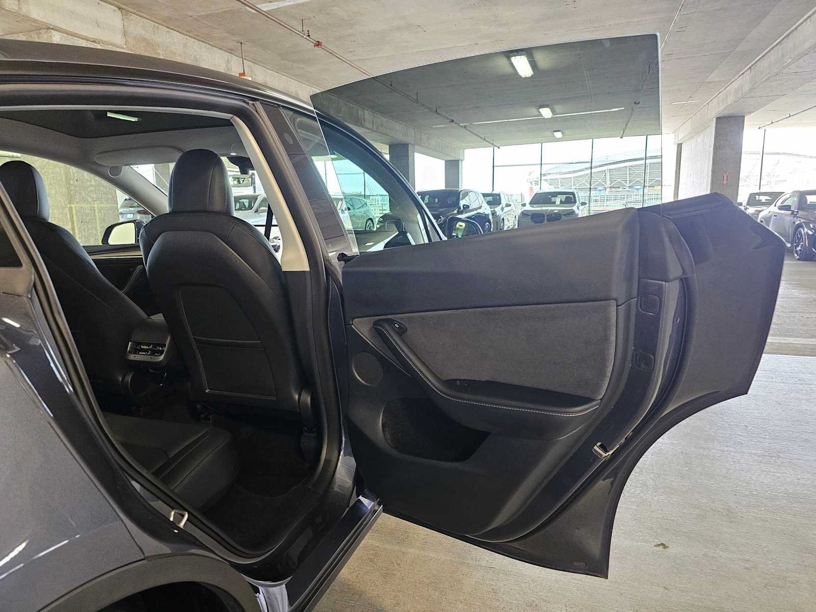 Used 2023 Tesla Model Y Performance AWD/4WD image 28