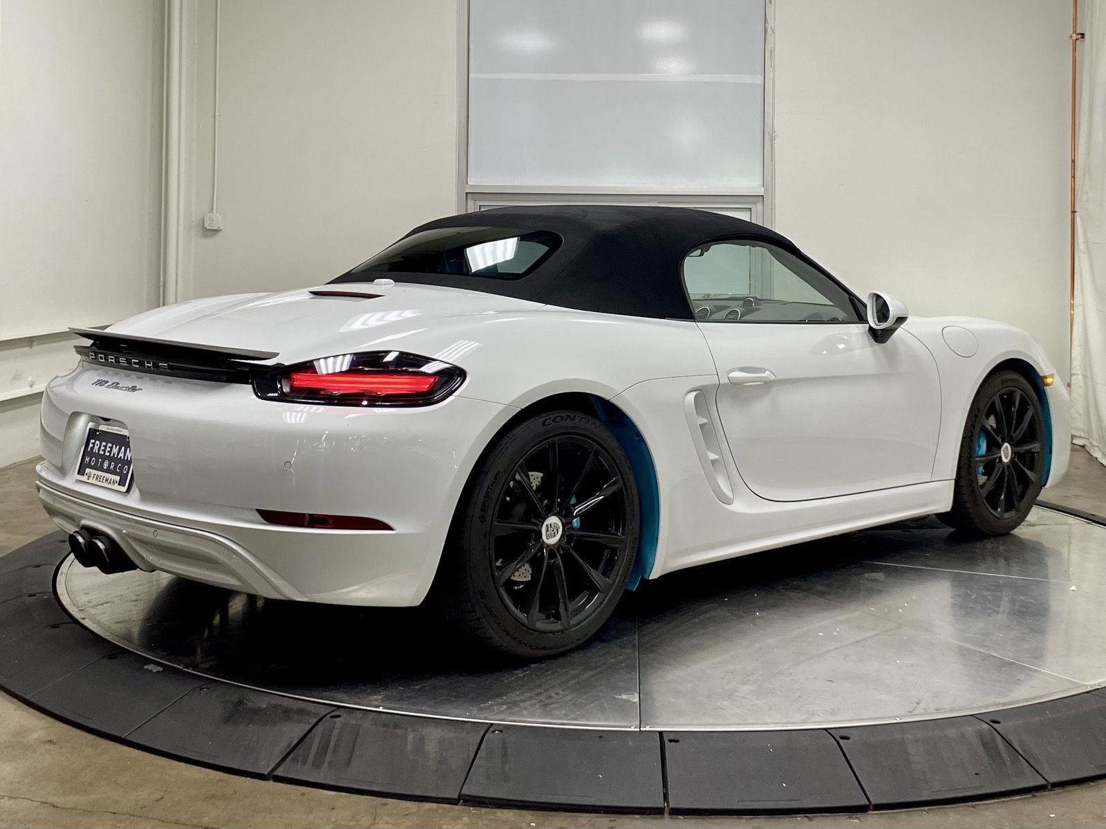 Used 2025 Porsche 718 Boxster w/ Premium Package RWD image 17