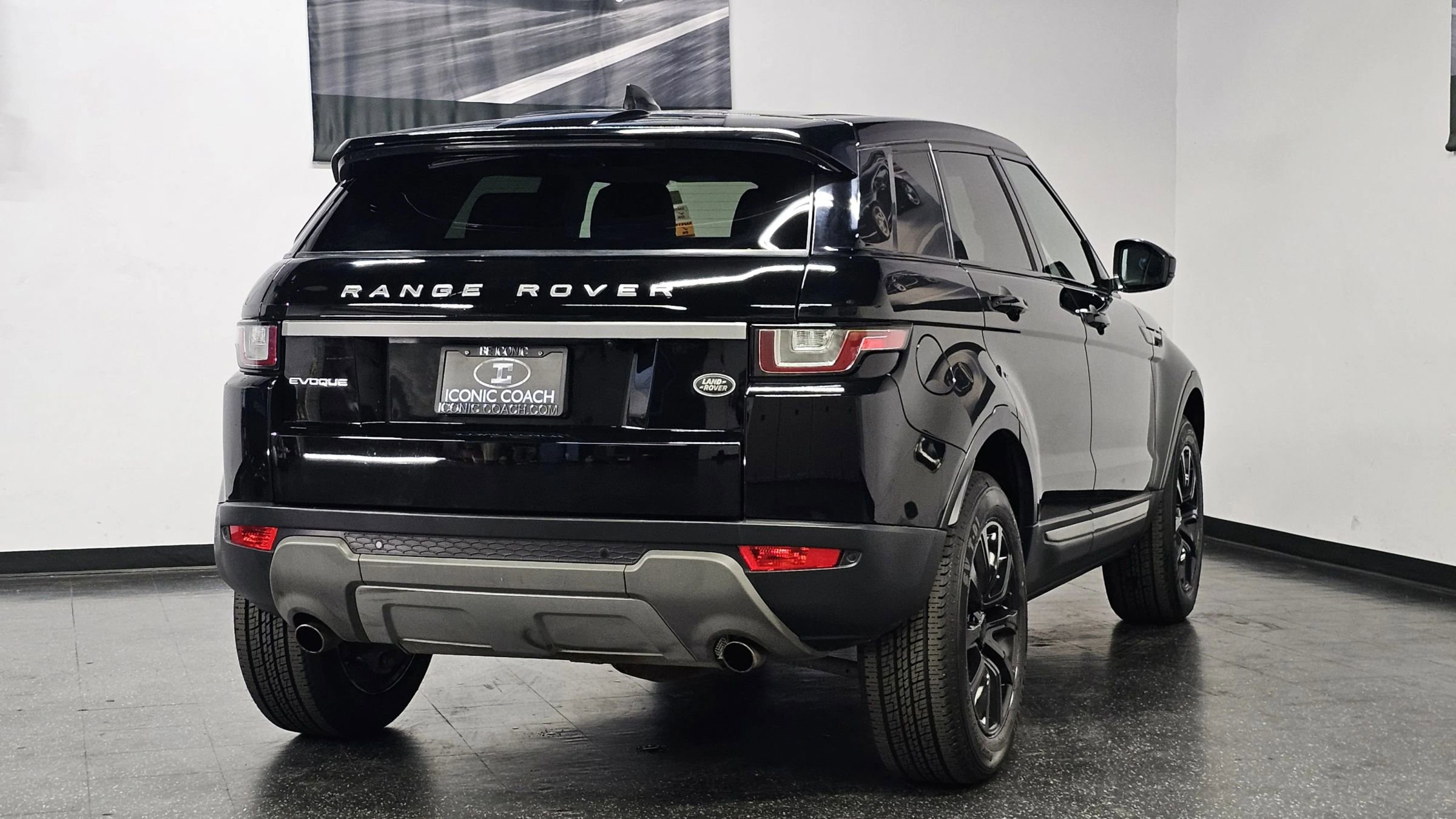 Used 2017 Land Rover Range Rover Evoque SE AWD/4WD image 27
