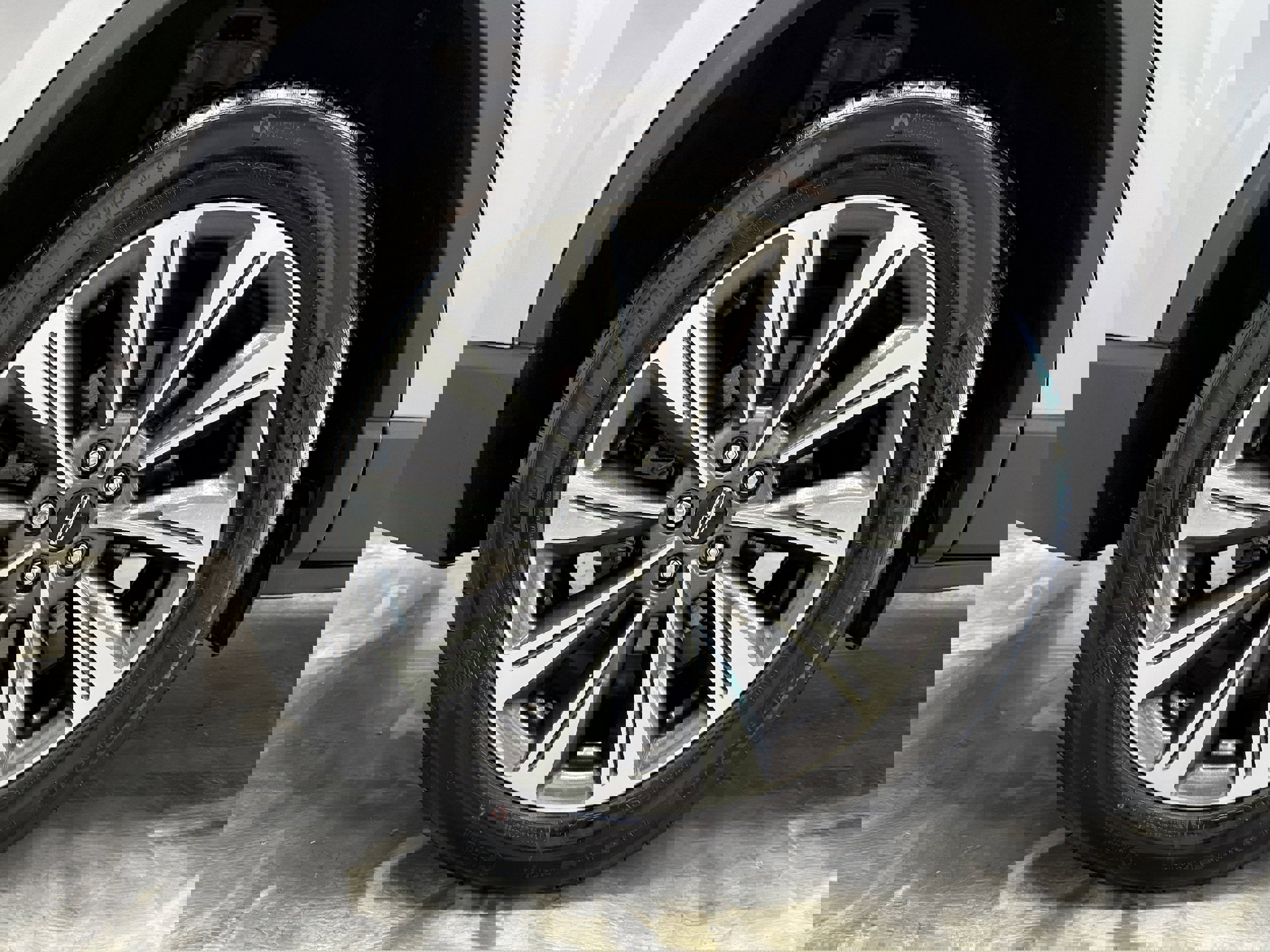 Used 2021 Lincoln Corsair Reserve w/ Elements Package image 32