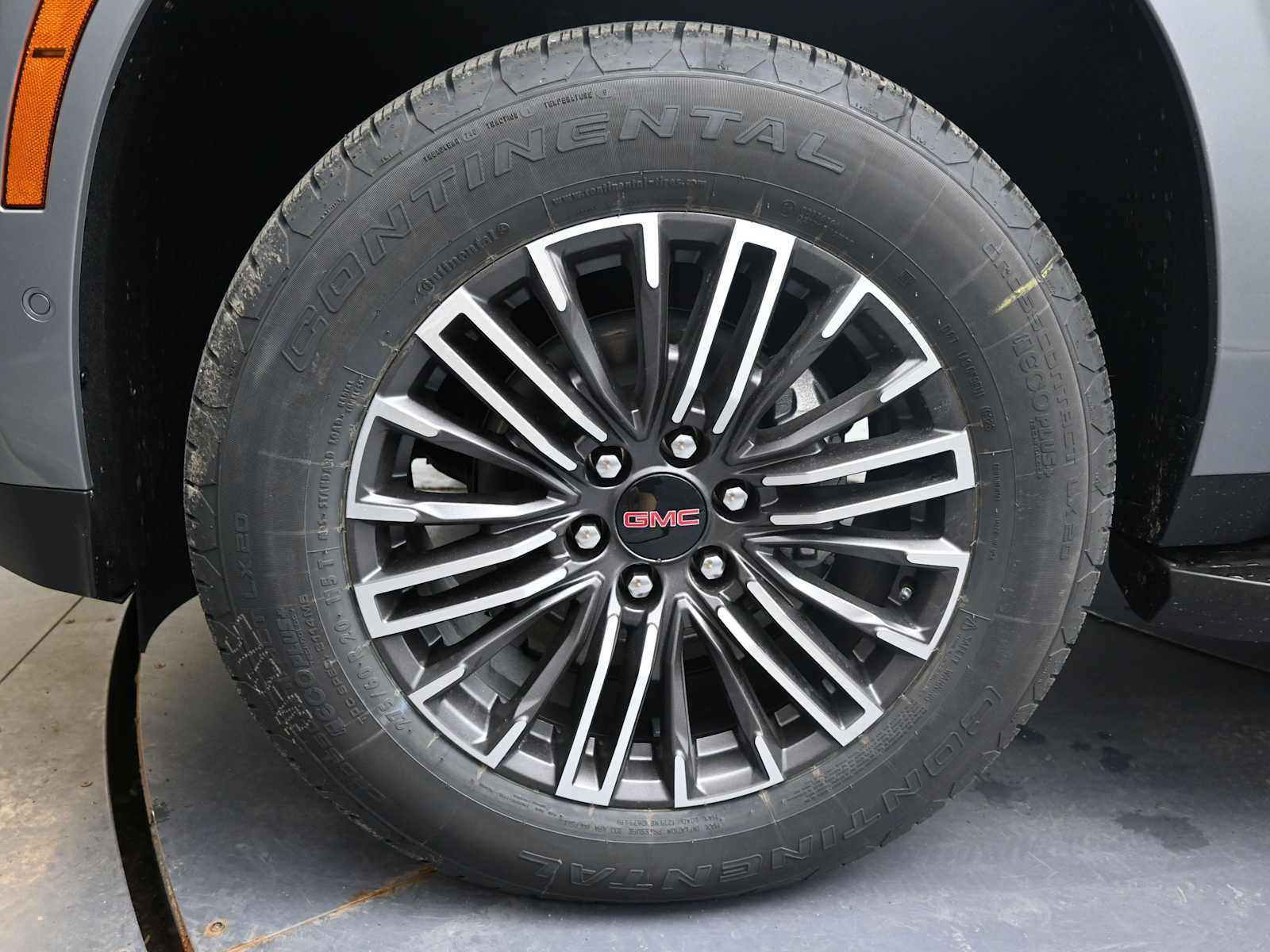 New 2026 GMC Yukon XL Elevation w/ LPO, Floor Liner Package image 5