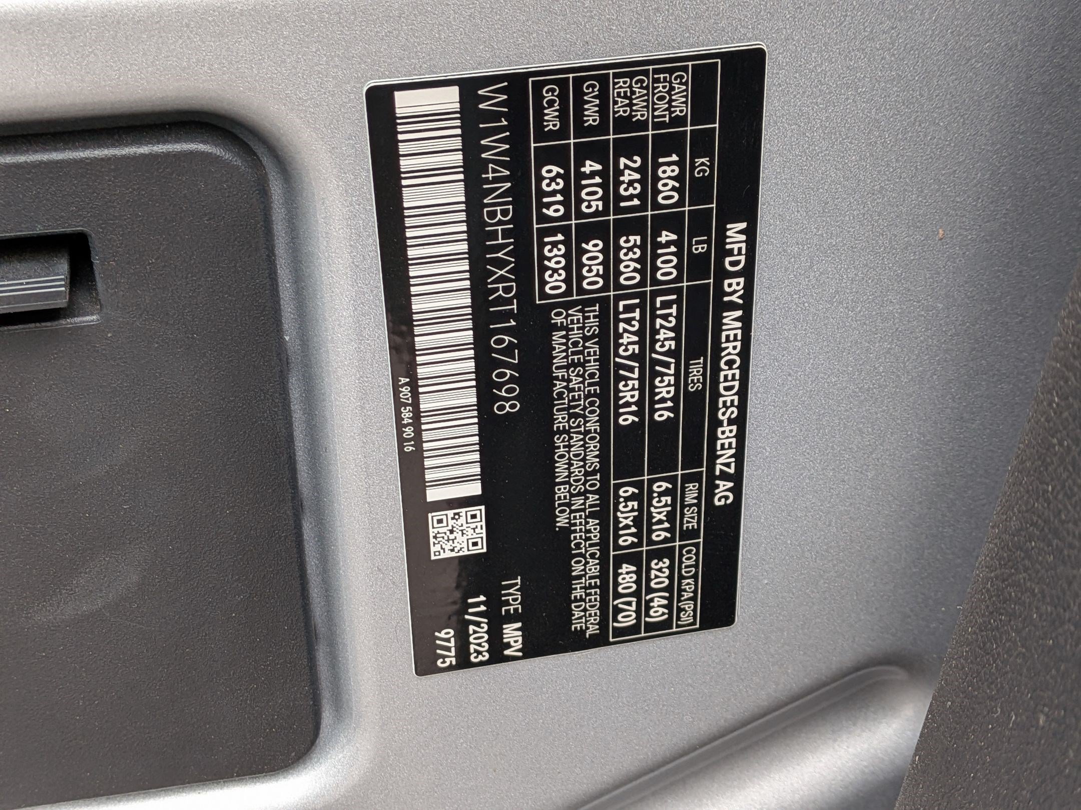 Used 2024 Mercedes-Benz Sprinter 2500 image 34