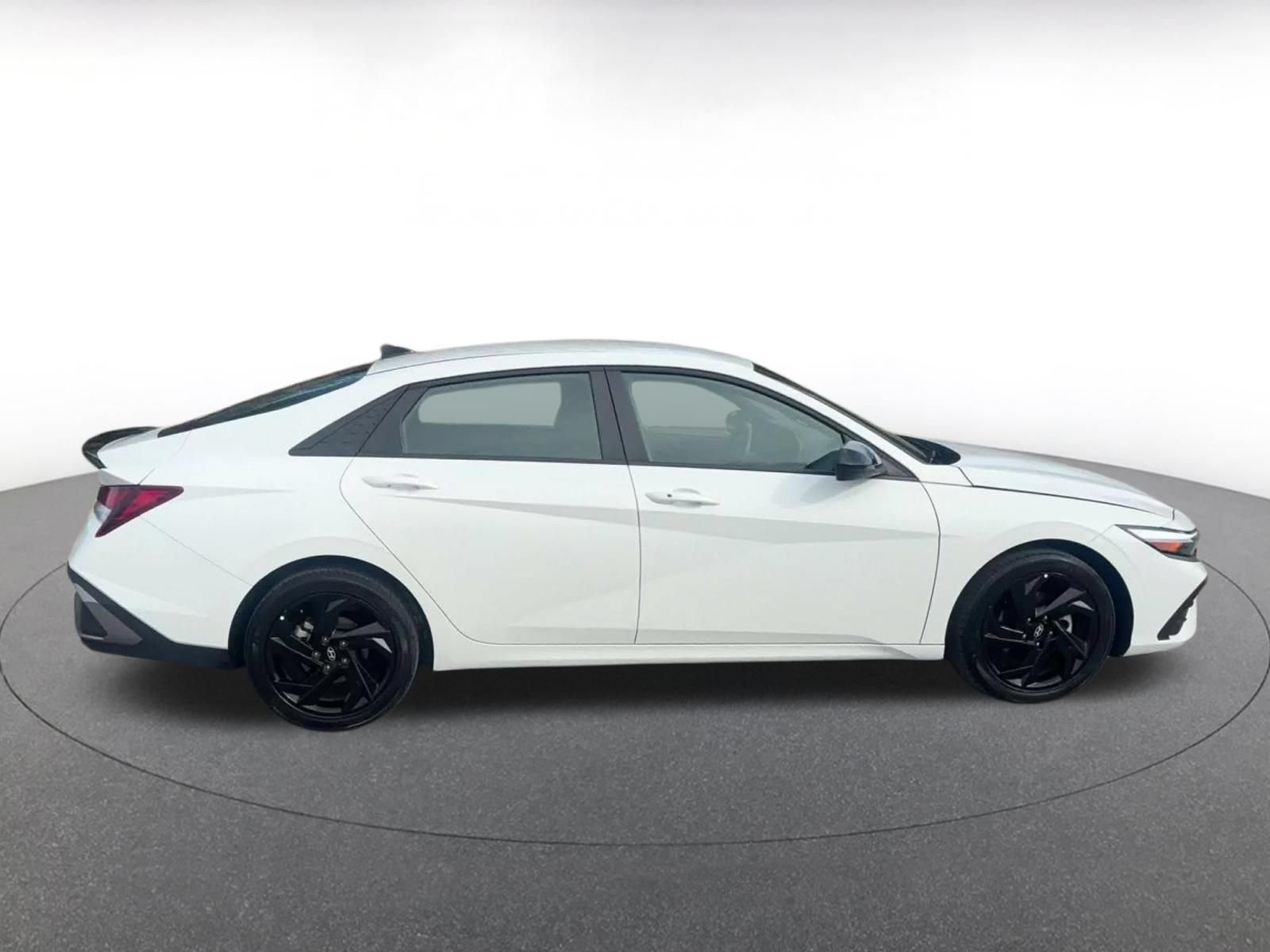 Used 2026 Hyundai Elantra Sport FWD image 15