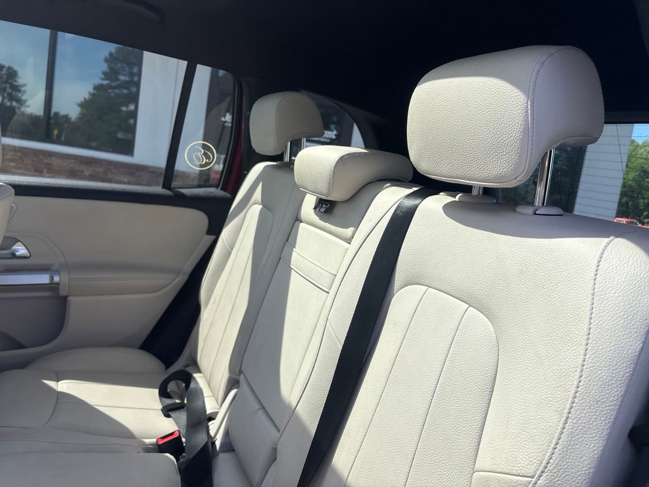Used 2023 Mercedes-Benz GLB 250 4MATIC image 5
