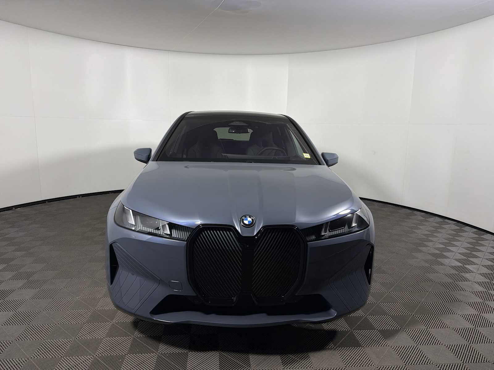 New 2026 BMW iX xDrive45 w/ Premium Package image 5