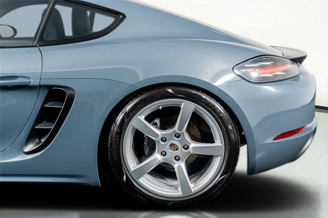 Used 2017 Porsche 718 Cayman Base image 17