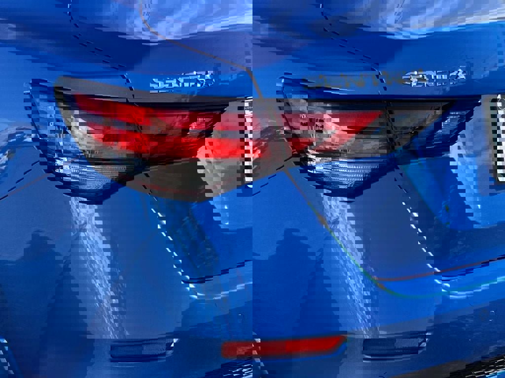 Used 2022 Nissan Sentra SV image 9