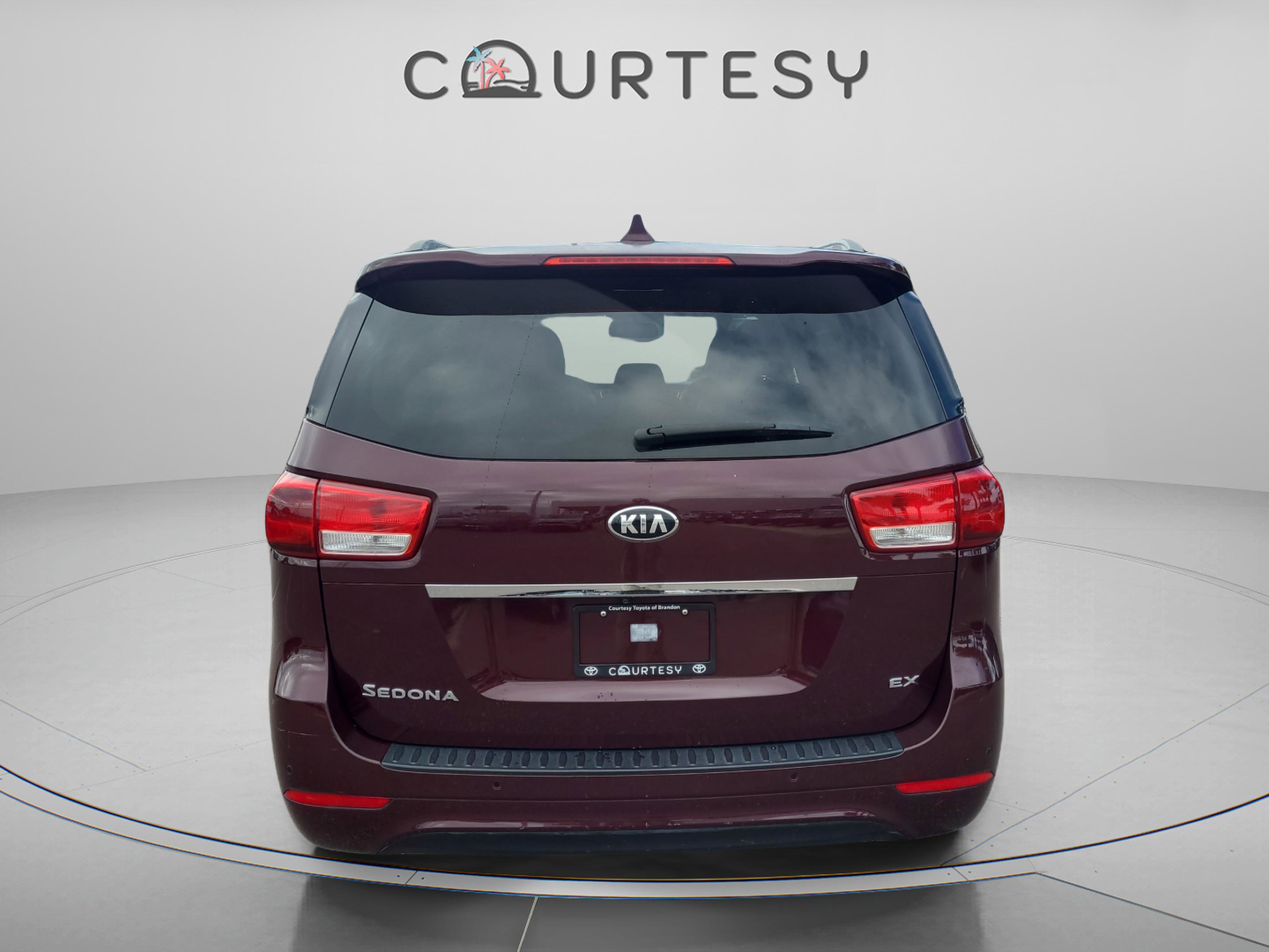 Used 2017 Kia Sedona EX image 4