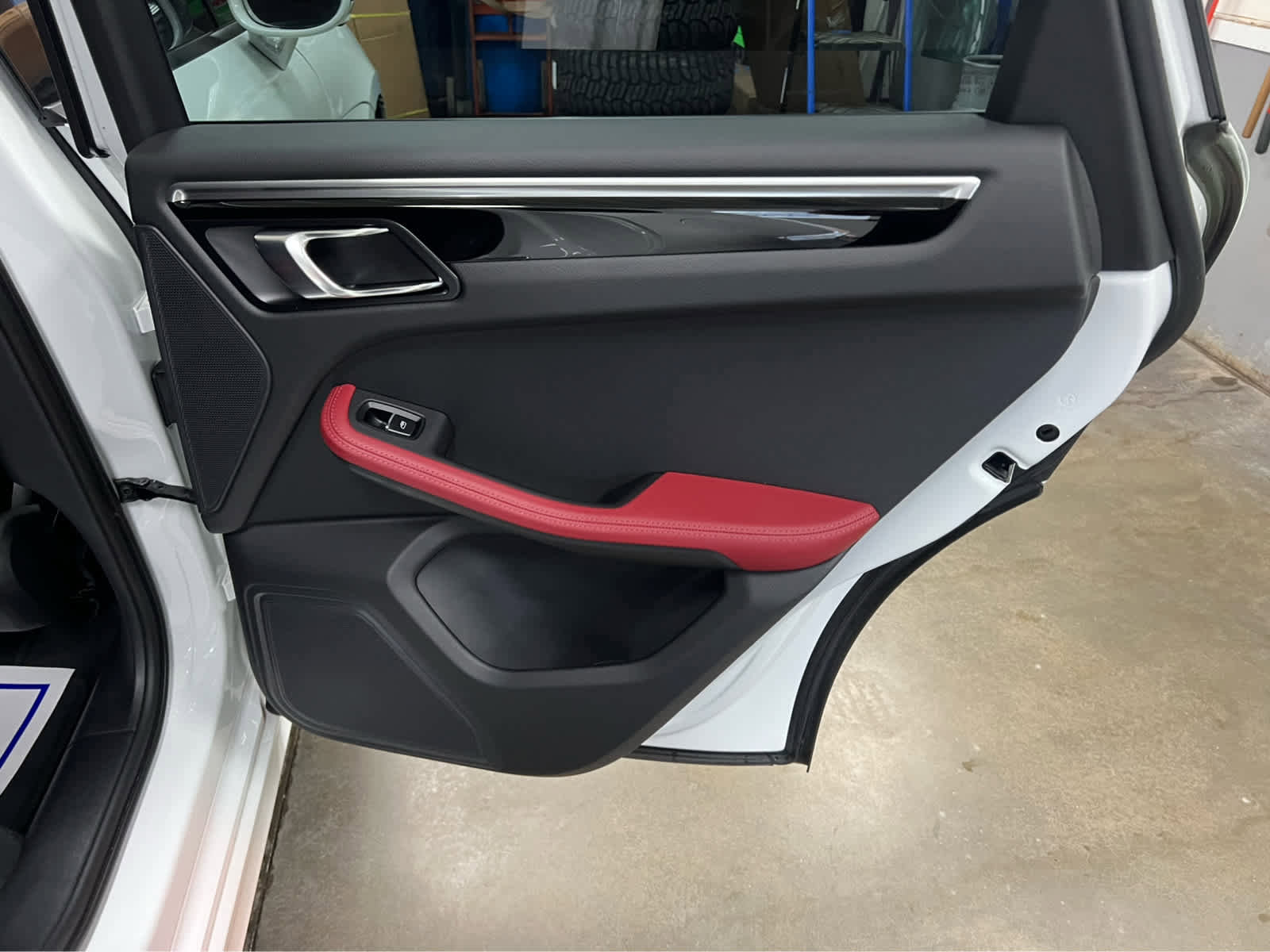 Used 2024 Porsche Macan image 29