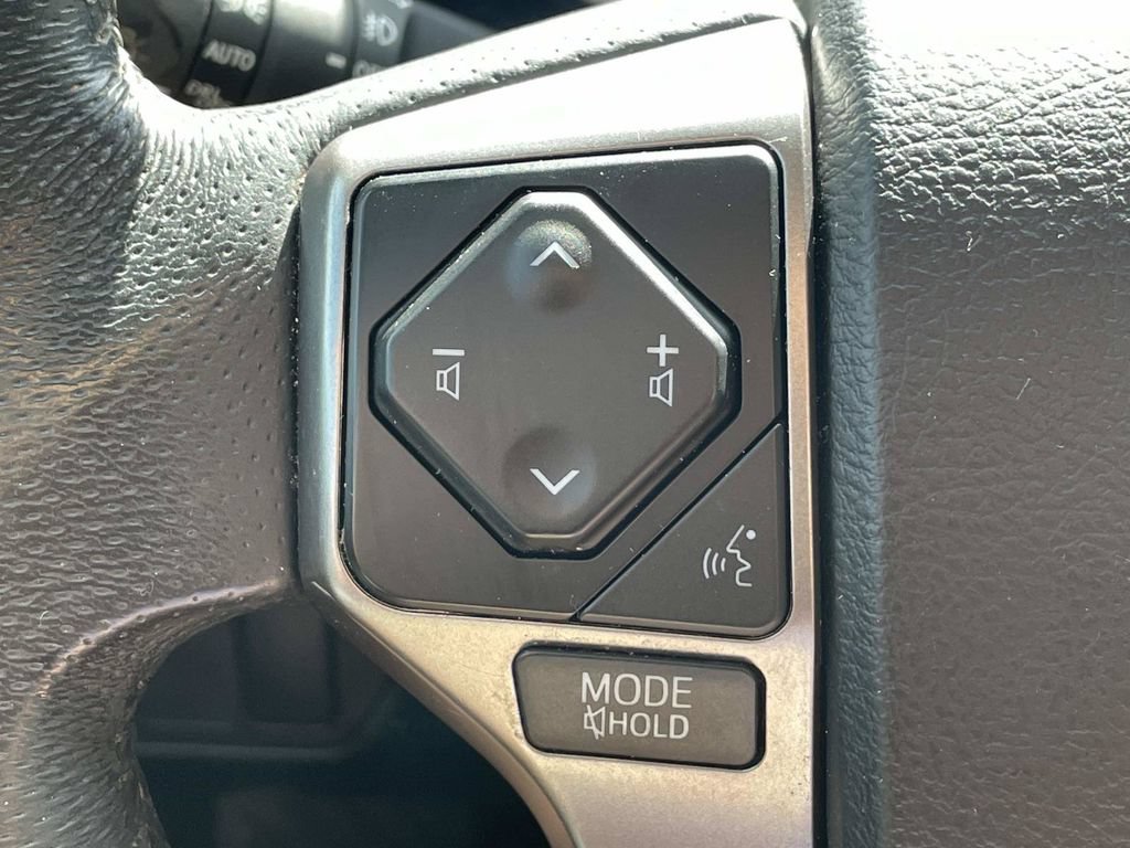 Used 2021 Toyota Tacoma SR5 RWD image 28