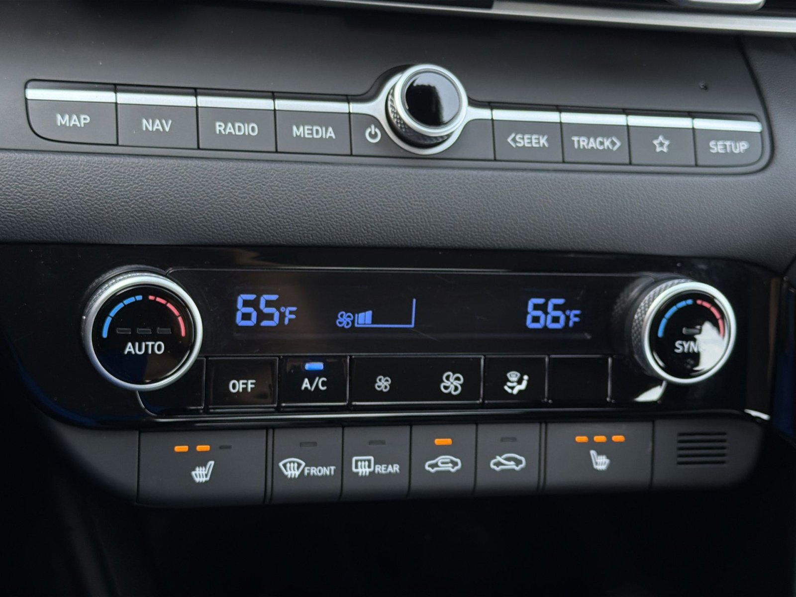 Certified 2023 Hyundai Elantra SEL w/ Convenience Package image 20