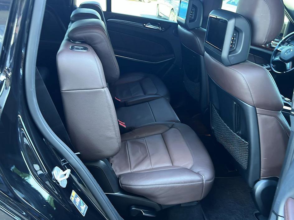 Used 2014 Mercedes-Benz GL 450 4MATIC w/ Appearance Package image 32