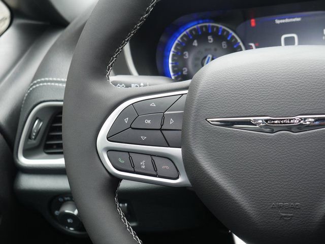 New 2026 Chrysler Pacifica Select image 17