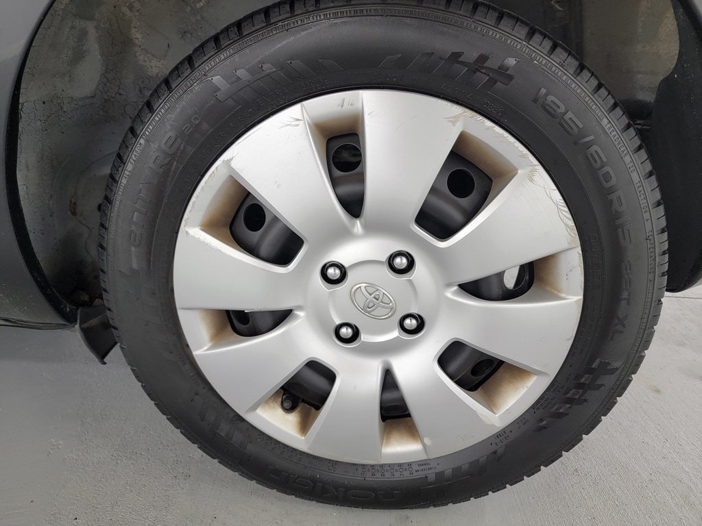 Used 2008 Toyota Yaris 2-Door Hatchback FWD image 12
