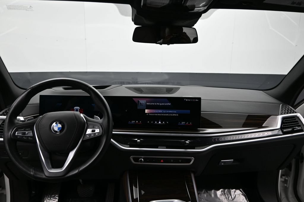 Used 2025 BMW X5 xDrive40i AWD/4WD image 13