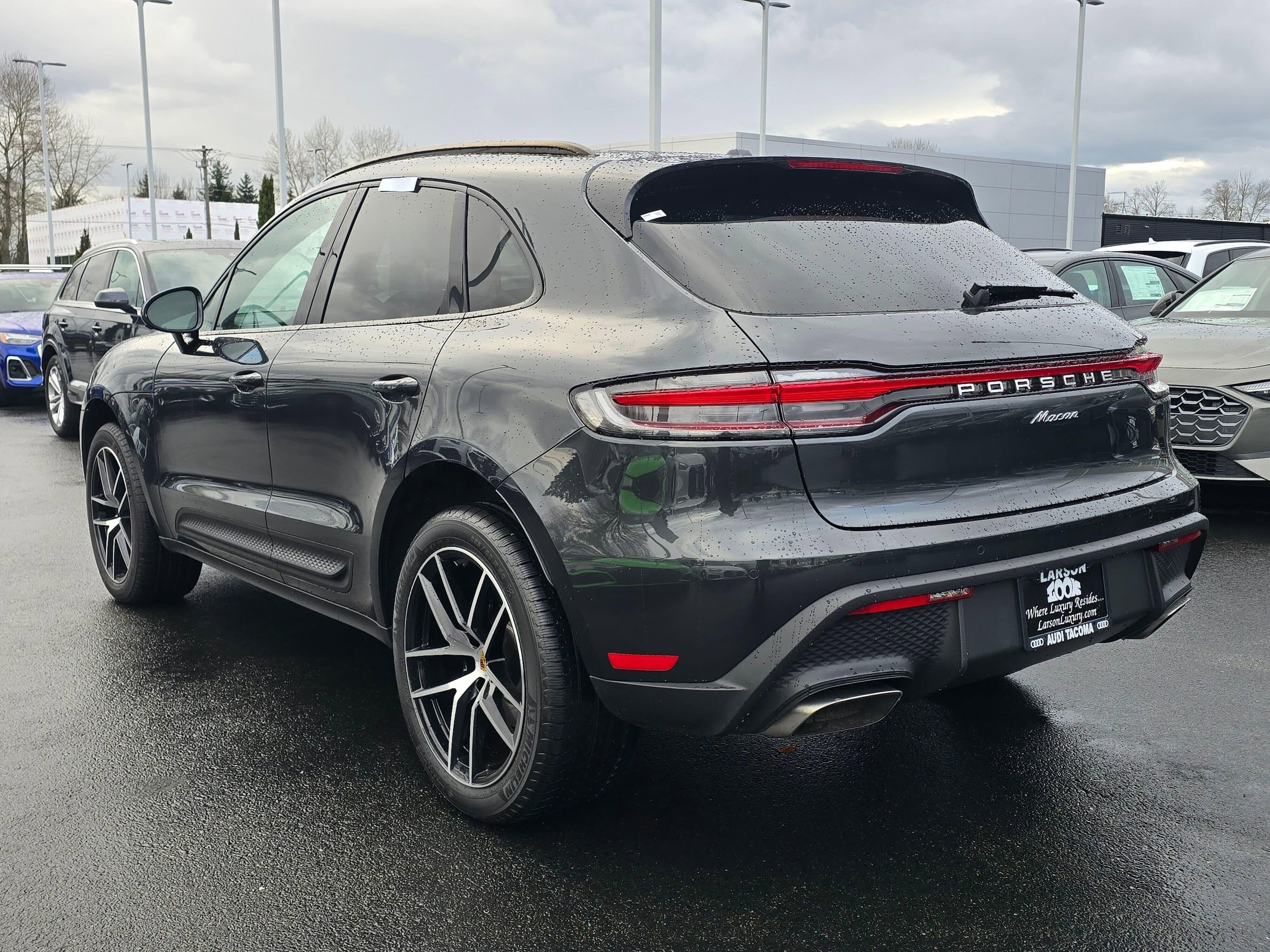 Used 2025 Porsche Macan image 4