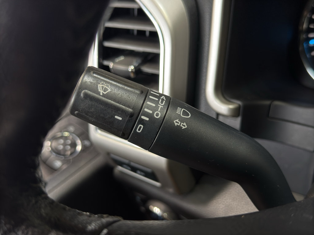 Used 2019 Ford F150 Lariat w/ Equipment Group 502A Luxury AWD/4WD image 25