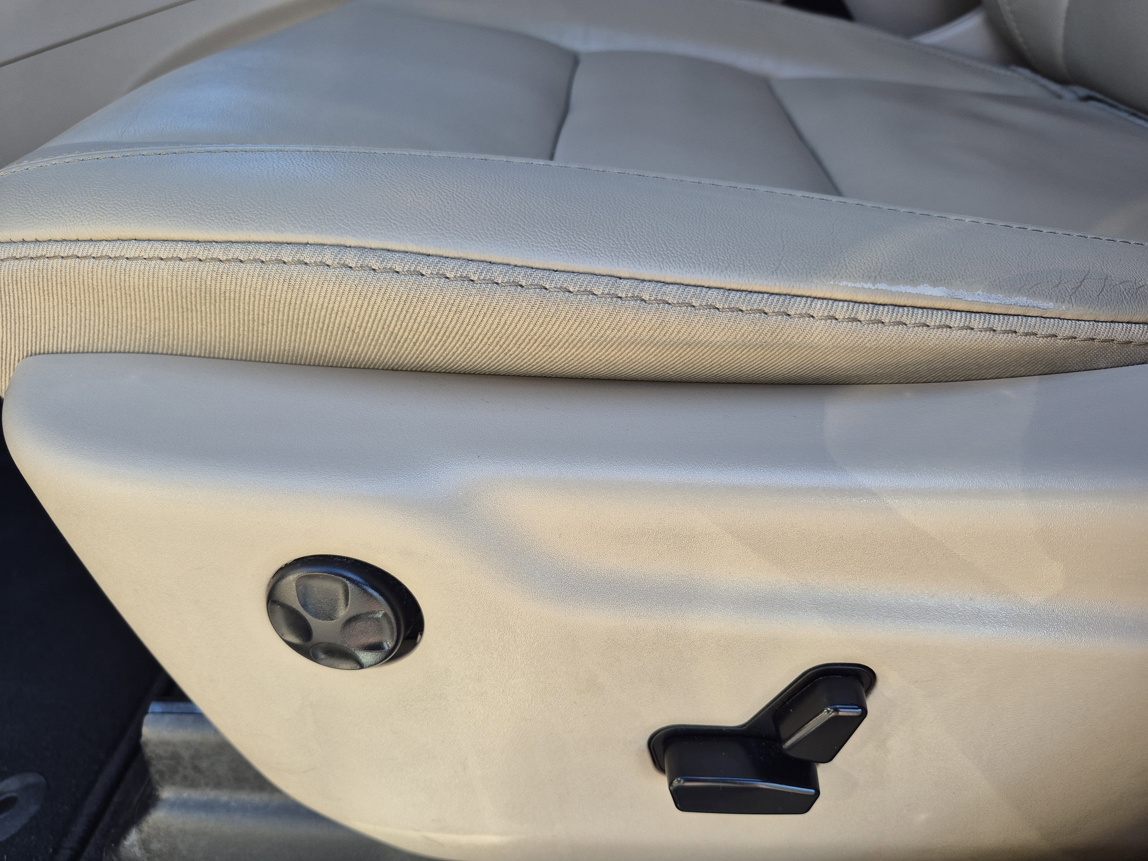 Used 2020 Jeep Grand Cherokee Limited image 28