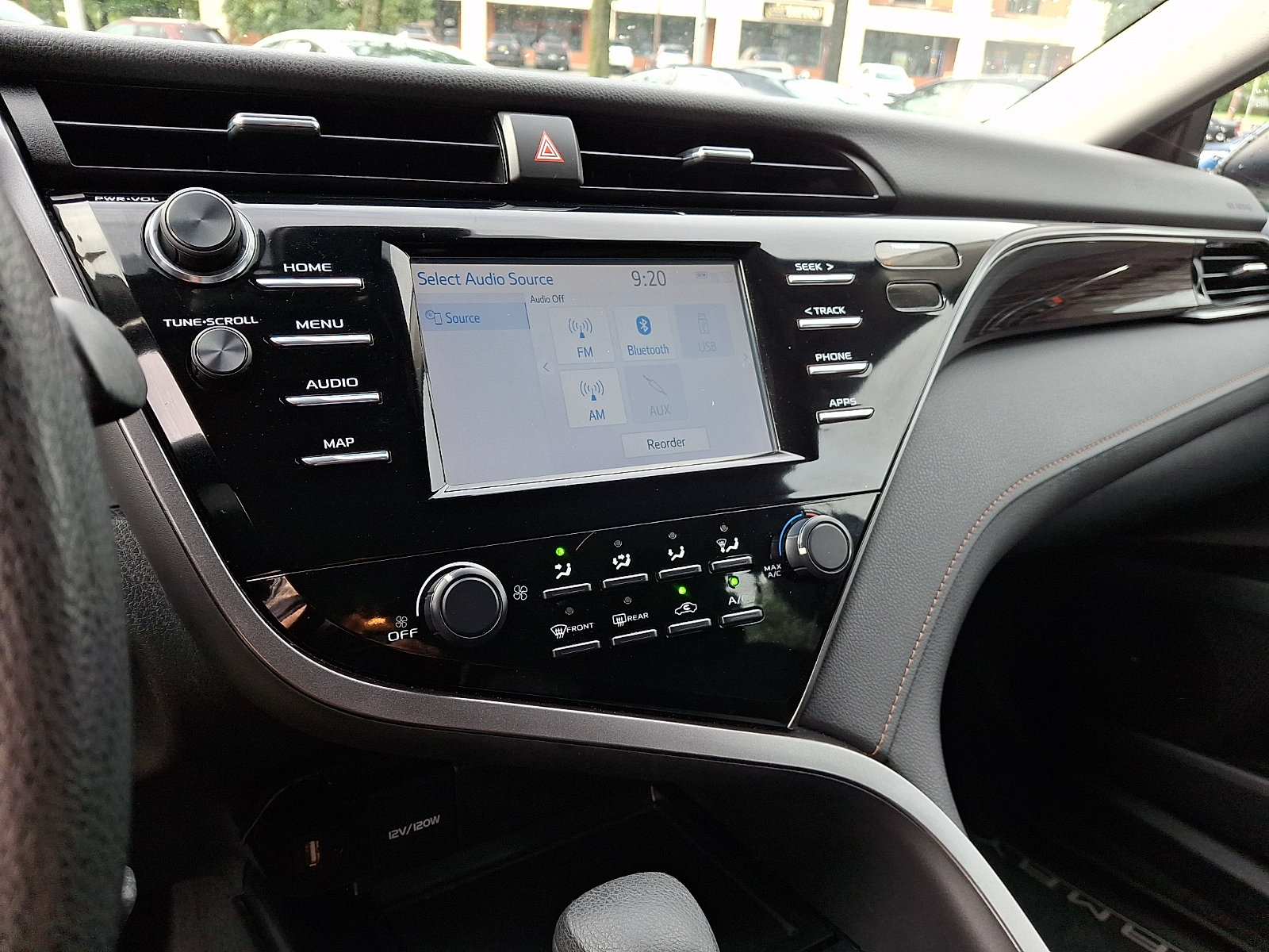 Used 2019 Toyota Camry LE FWD image 23