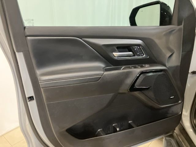 Used 2025 Chevrolet Silverado EV LT image 10