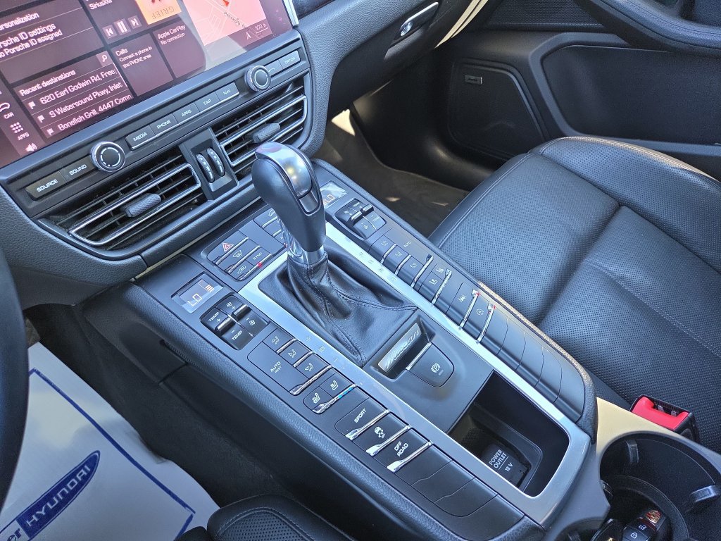 Used 2021 Porsche Macan AWD/4WD image 26