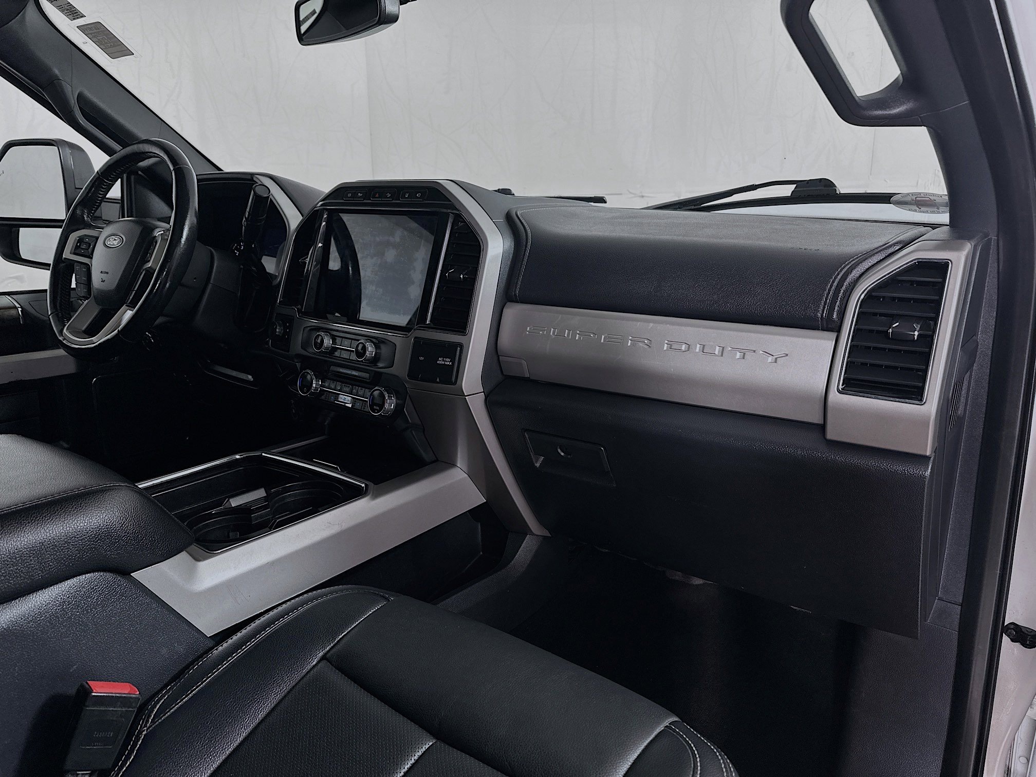 Used 2022 Ford F250 Lariat w/ Black Appearance Package image 28