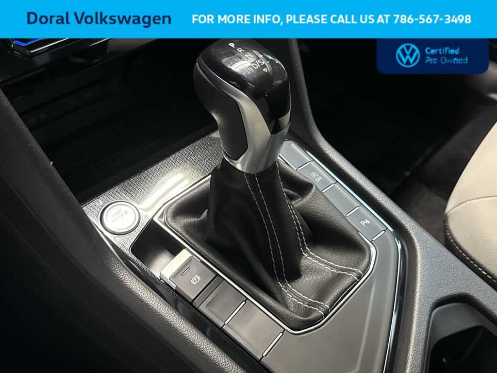 Used 2025 Volkswagen Taos SE FWD image 21