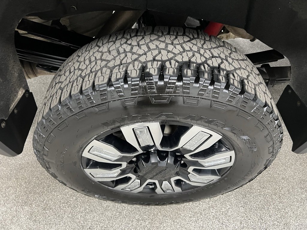 Used 2024 GMC Sierra 3500 Denali image 17