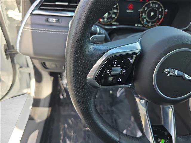 Certified 2023 Jaguar XF R-Dynamic SE AWD/4WD image 17
