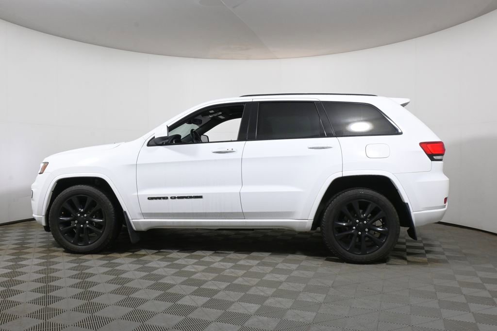 Used 2020 Jeep Grand Cherokee Altitude image 2