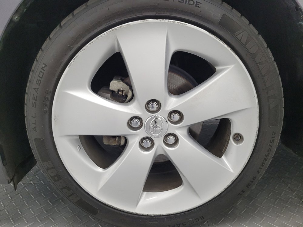 Used 2015 Toyota Prius Five image 31